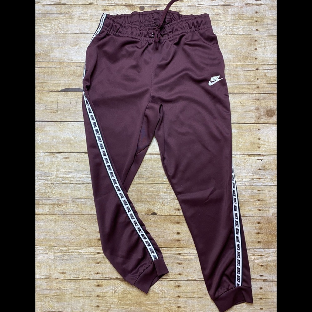 Nike joggers Burgundy Sweatpants